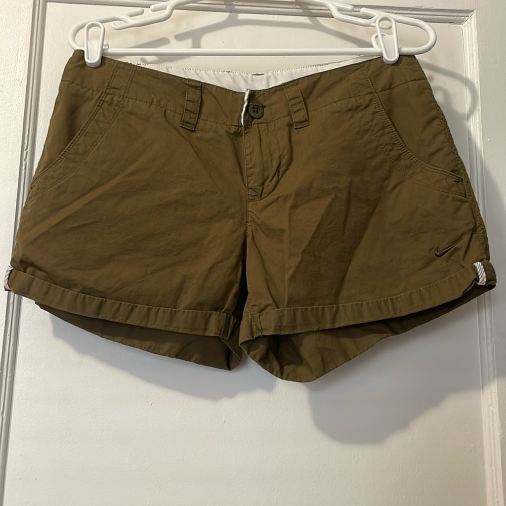 Nike shorts olive khaki